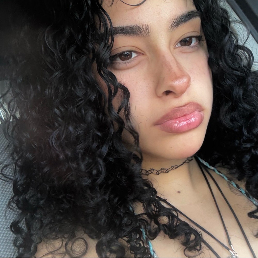 Meet your Posher, Isabella jane perez